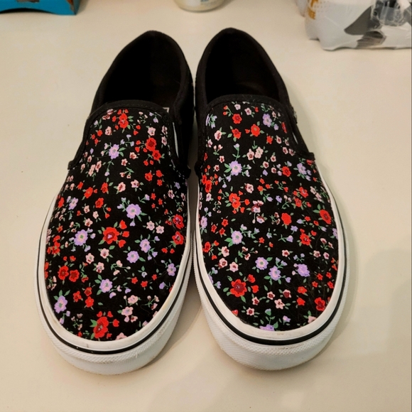 Vans Shoes - Vans Womens Asher Floral Slip ons size 7 1/2